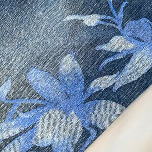 Beautiful Escada Blue Denim Crop Capri Pants Jeans Floral EU 40 (Size 10 US)